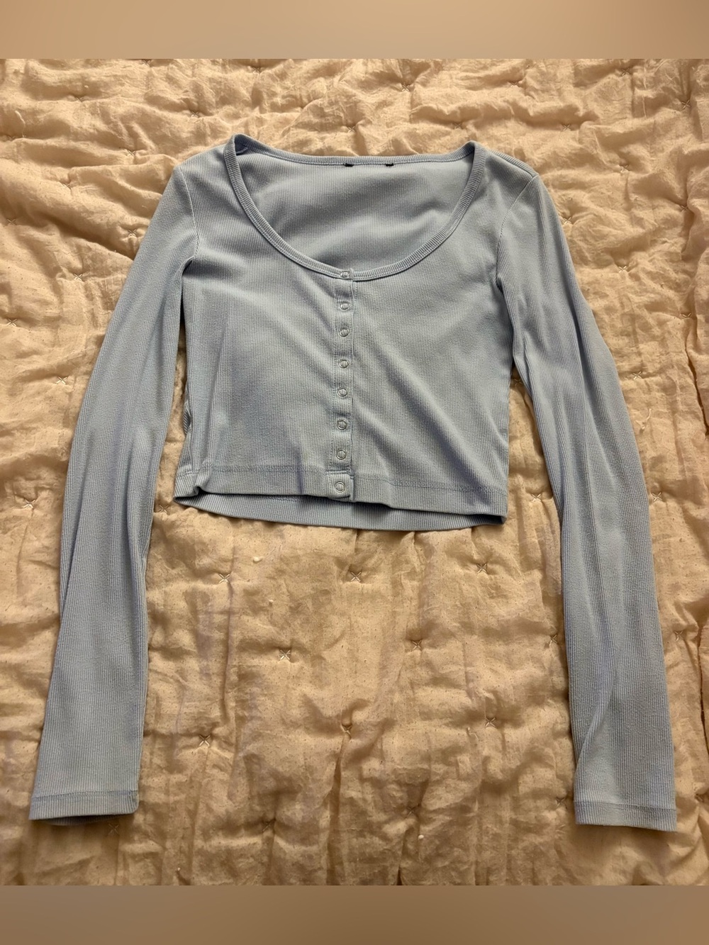 Forever 21 Women’s Light Blue Button-down Ribbed Crop Top